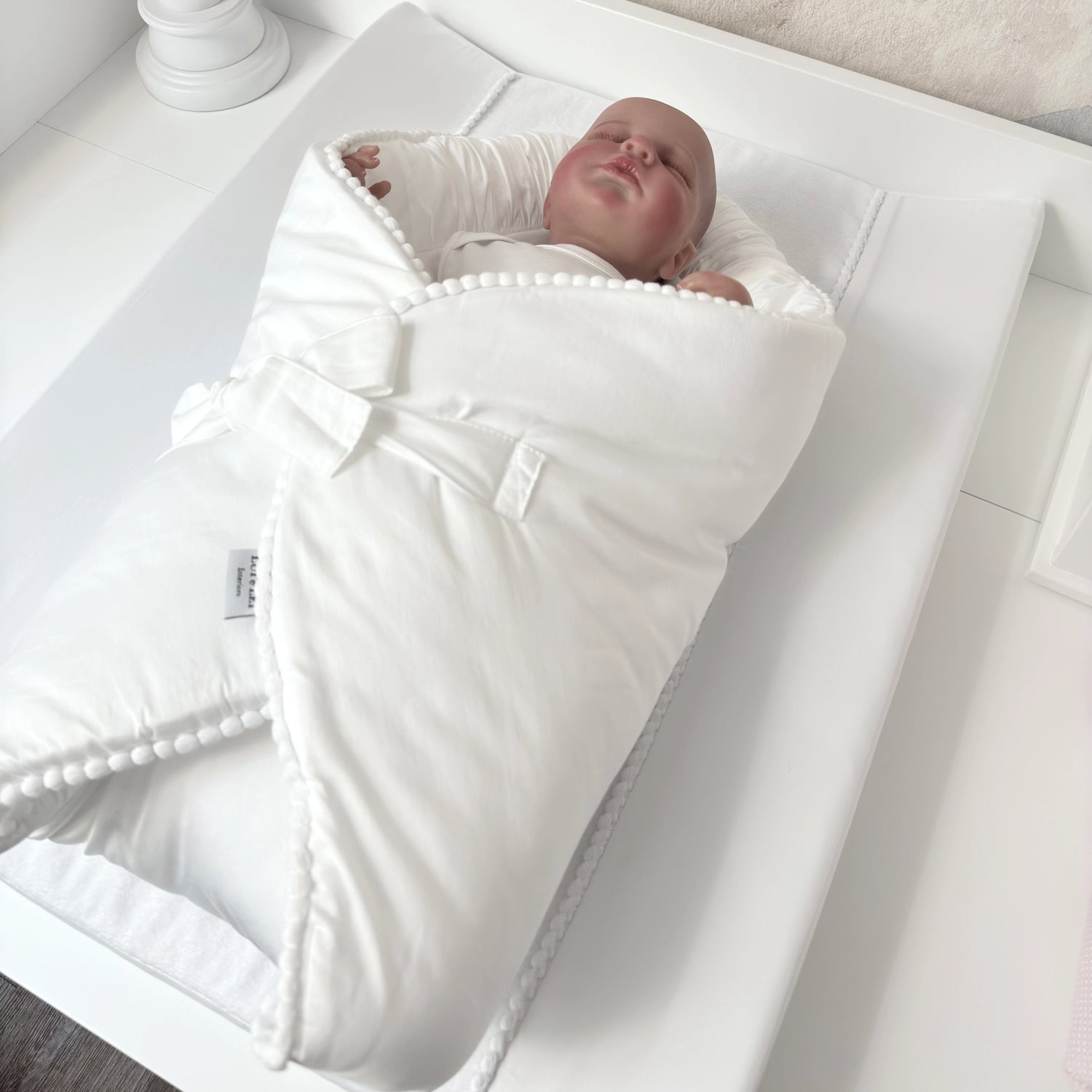 Baby Hörnchen PEARL weiß aus Satin-Baumwolle