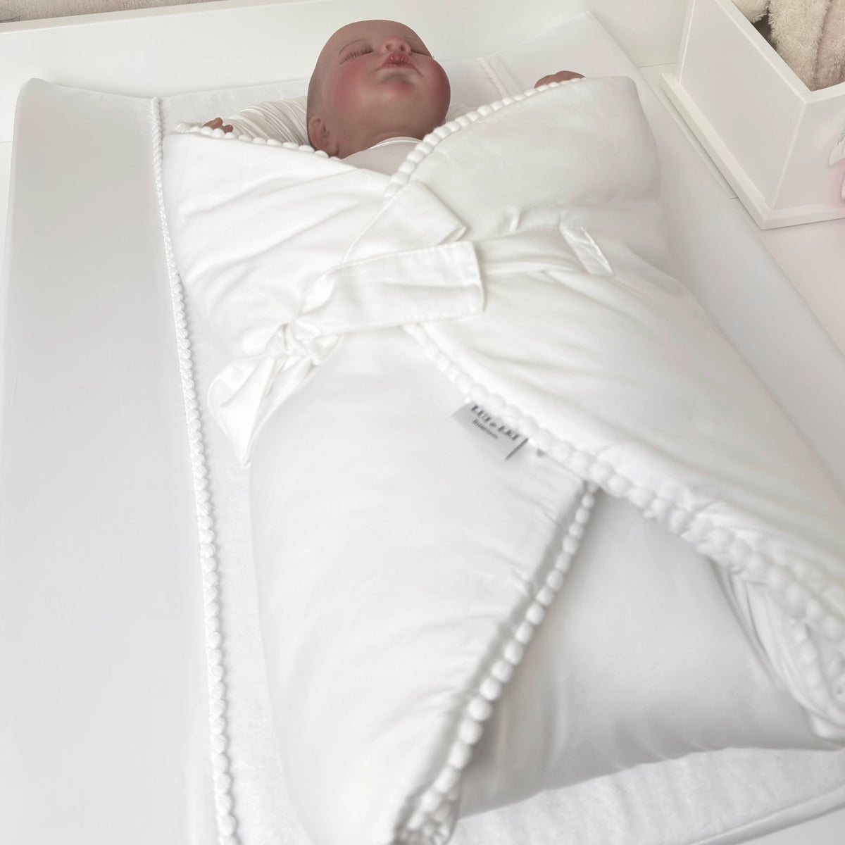 Baby Hörnchen PEARL weiß aus Satin-Baumwolle