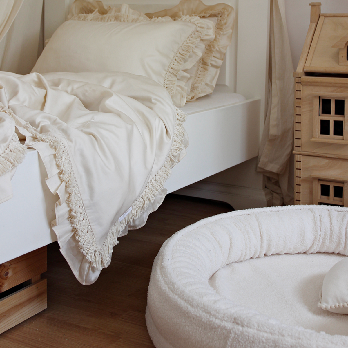 Juniornest Boucle Teddy vanille rund von Cotton &amp; sweets online kaufen