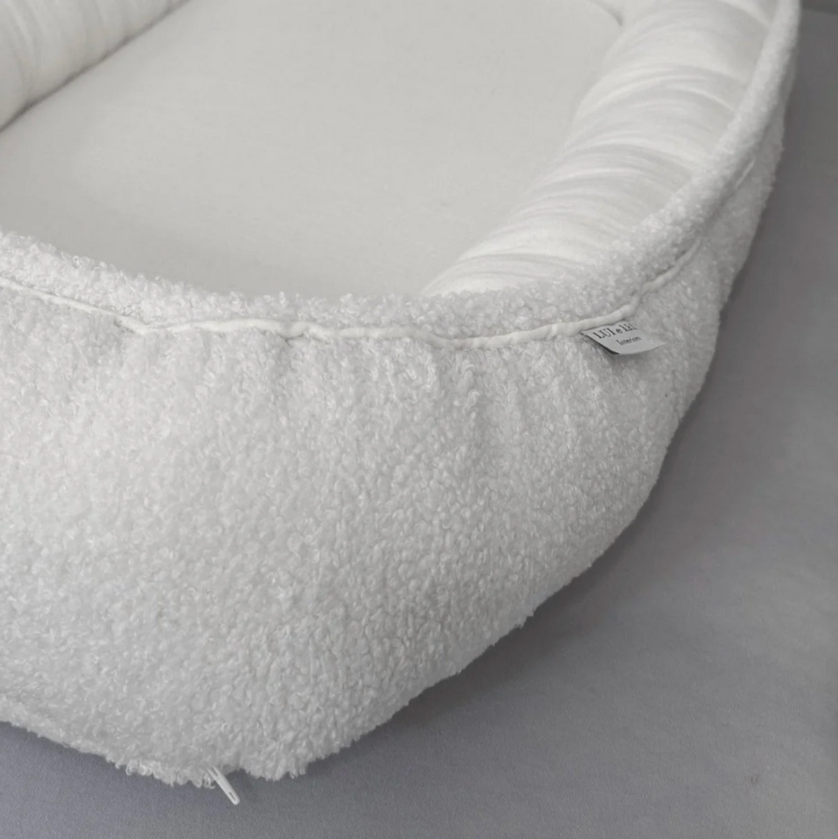 LUI e LEI Babynest LOVE YOU aus Bio-Baumwolle &amp; Boucle weiß