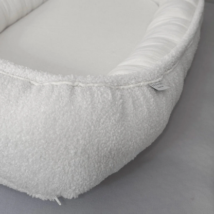 LUI e LEI Babynest LOVE YOU aus Bio-Baumwolle &amp; Boucle weiß