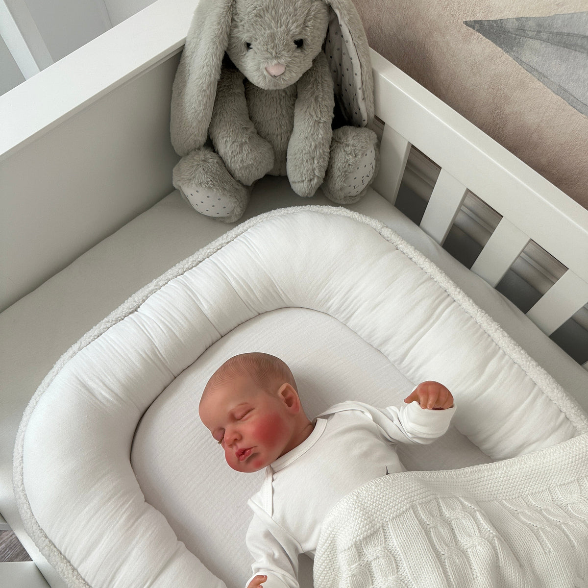 LUI e LEI Babynest LOVE YOU aus Bio-Baumwolle &amp; Boucle weiß