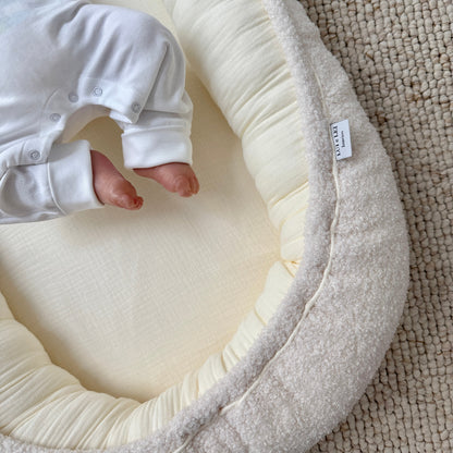 LUI e LEI Babynest LOVE YOU aus Bio-Baumwolle &amp; Boucle vanille