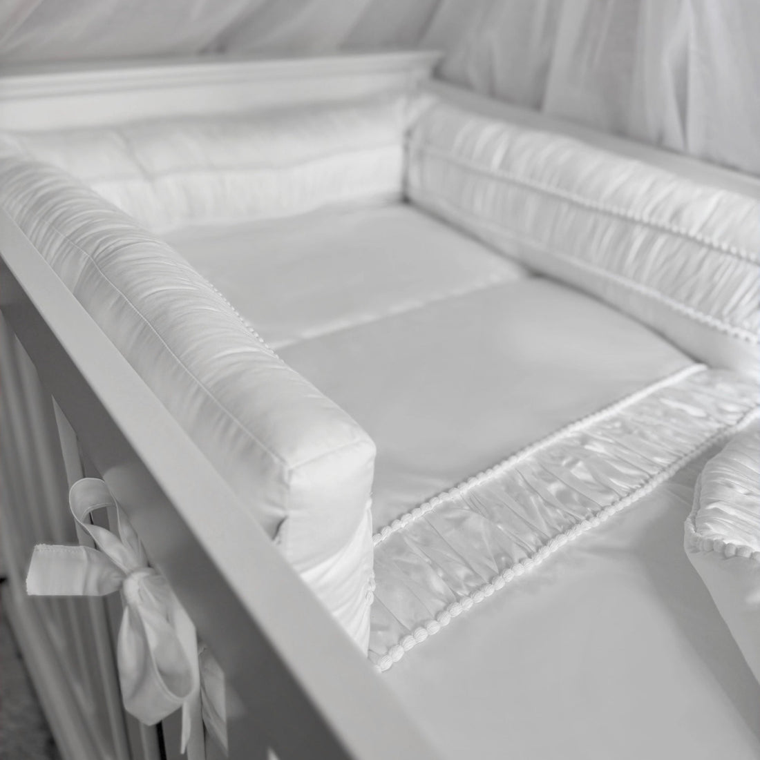Bettumrandung PEARL White