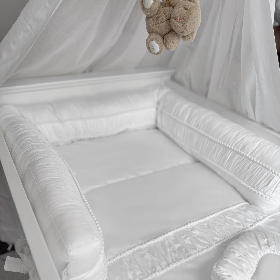 Bettumrandung PEARL White