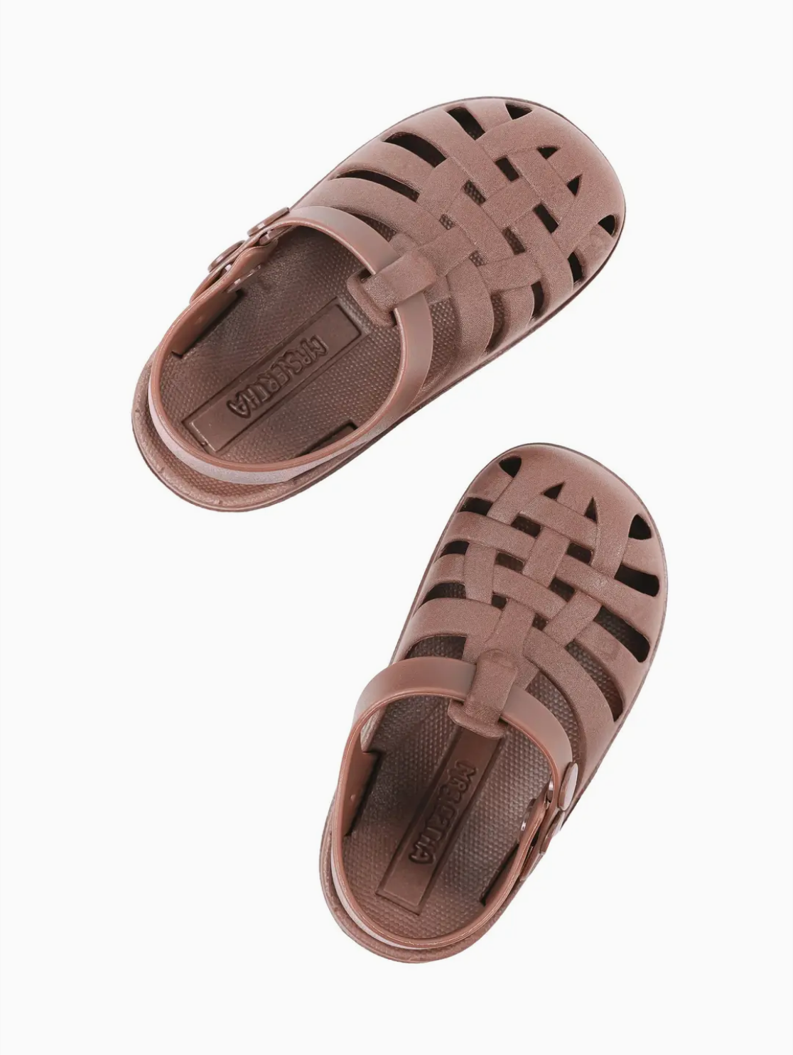 Mrs. Ertha Kindersandale Floopers choco auf weißem Hintergrund