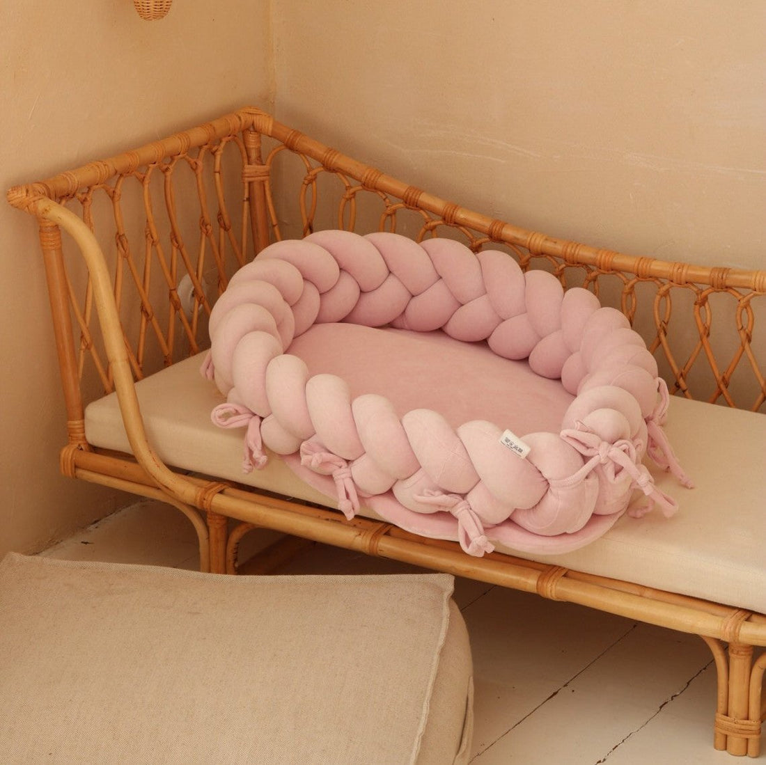 2 in 1 Babynest &amp; Bettschlange Samt puderrosa