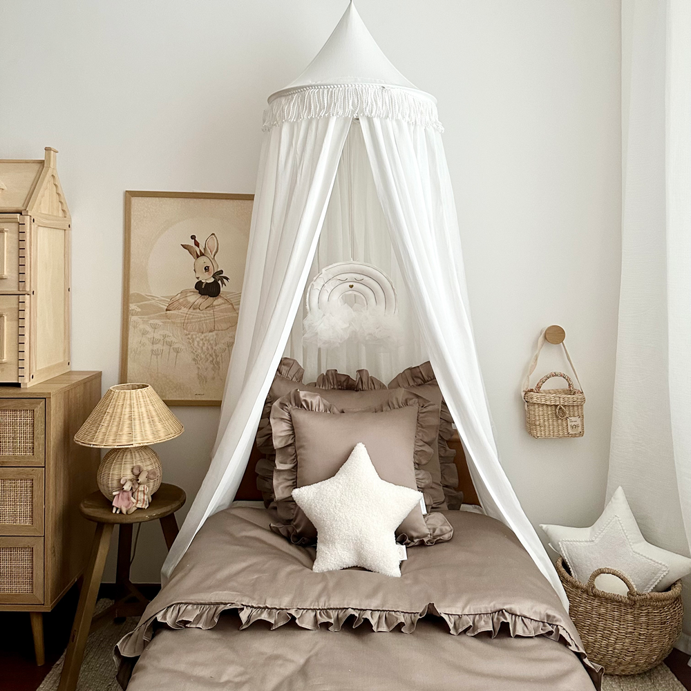 Weißer Baldachin Boho mit Fransen von Cotton &amp; Sweets