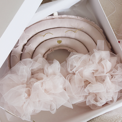Cotton &amp; Sweets Baby Mobile Regenbogen puderrosa in Geschenkbox 