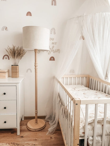 Stehlampe Velvet Samt beige fürs Kinderzimmer mit Holzfuß natur - Kinderzimmer Beleuchtung bei harmony ambiente online kaufen